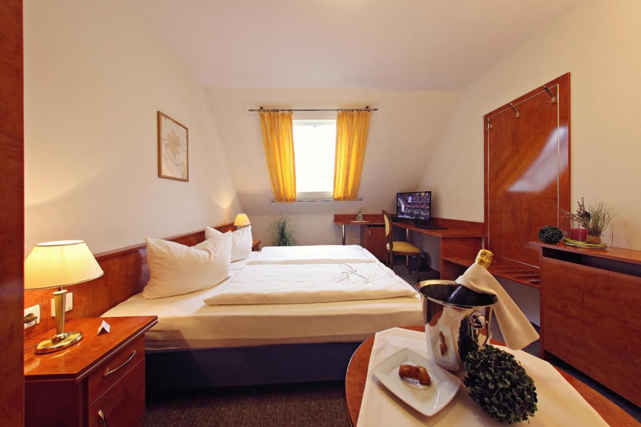 Garni-Hotel Goldenes Lamm Speyer Room photo